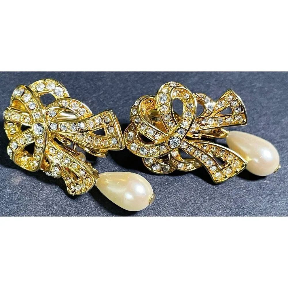 Vintage Rhinestone Goldtone Bow Imitation Pearl Drop Earrings 1.5in Clip On